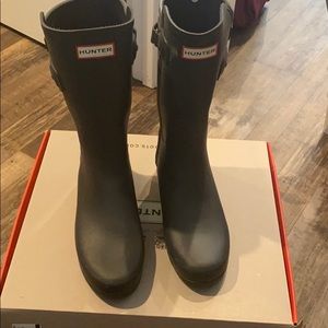 Almost new dark slate Hunter boots